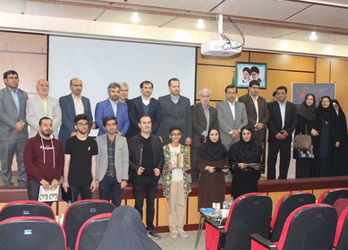 کسب رتبه اول مسابقات کشوری برنامه نویسی.()
